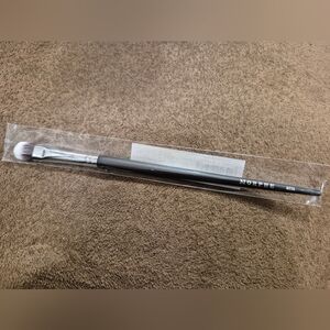 Morphe (M224) Oval Camouflage Brush